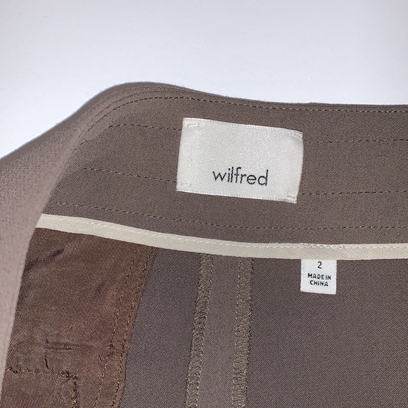 Aritzia Wilfred Dressy Structured Shorts - Women’s Size 2 - Picture 8 of 9
